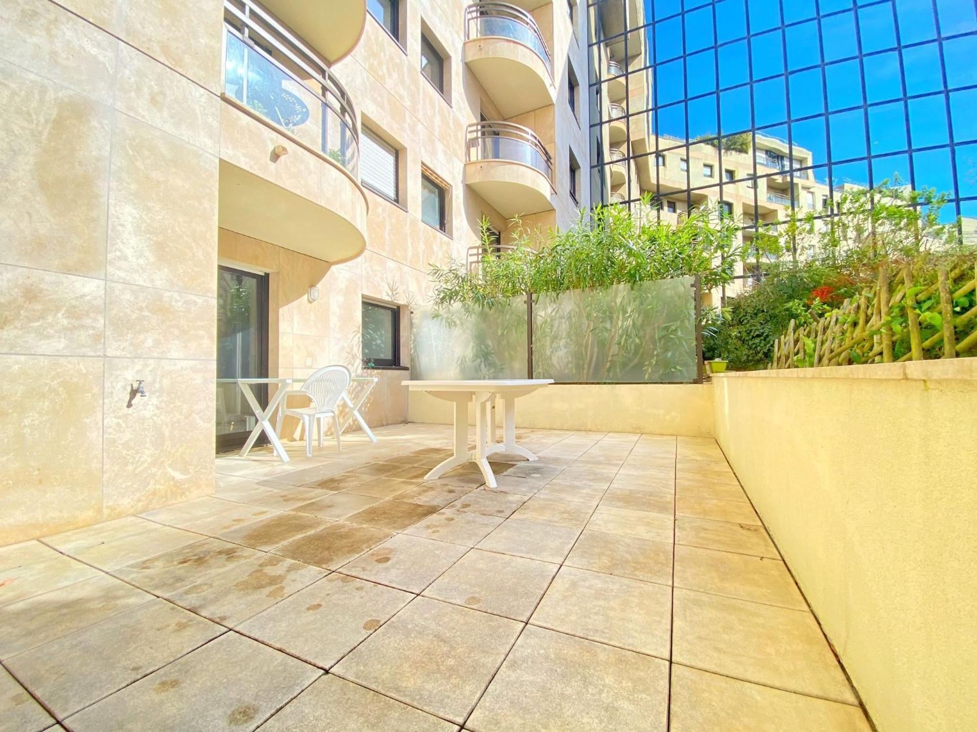Superbe Appartement Terrasse لوفالوا بيريه المظهر الخارجي الصورة